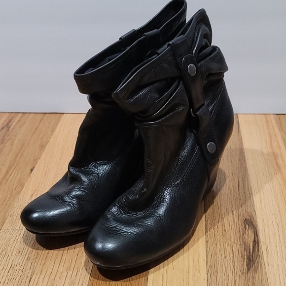 Kenneth Cole Blue Ice Boots - Picture 7 of 8